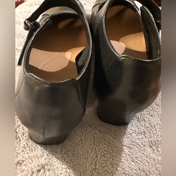 Clark’s Unstructured Mary Jane Heels - Picture 3 of 7